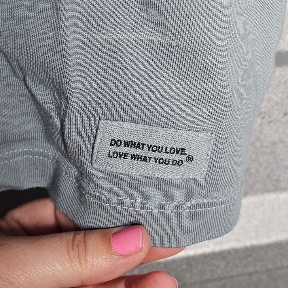 Life is Good crusher graphic tee muted green read more worry less bookish Size M - Picture 4 of 5